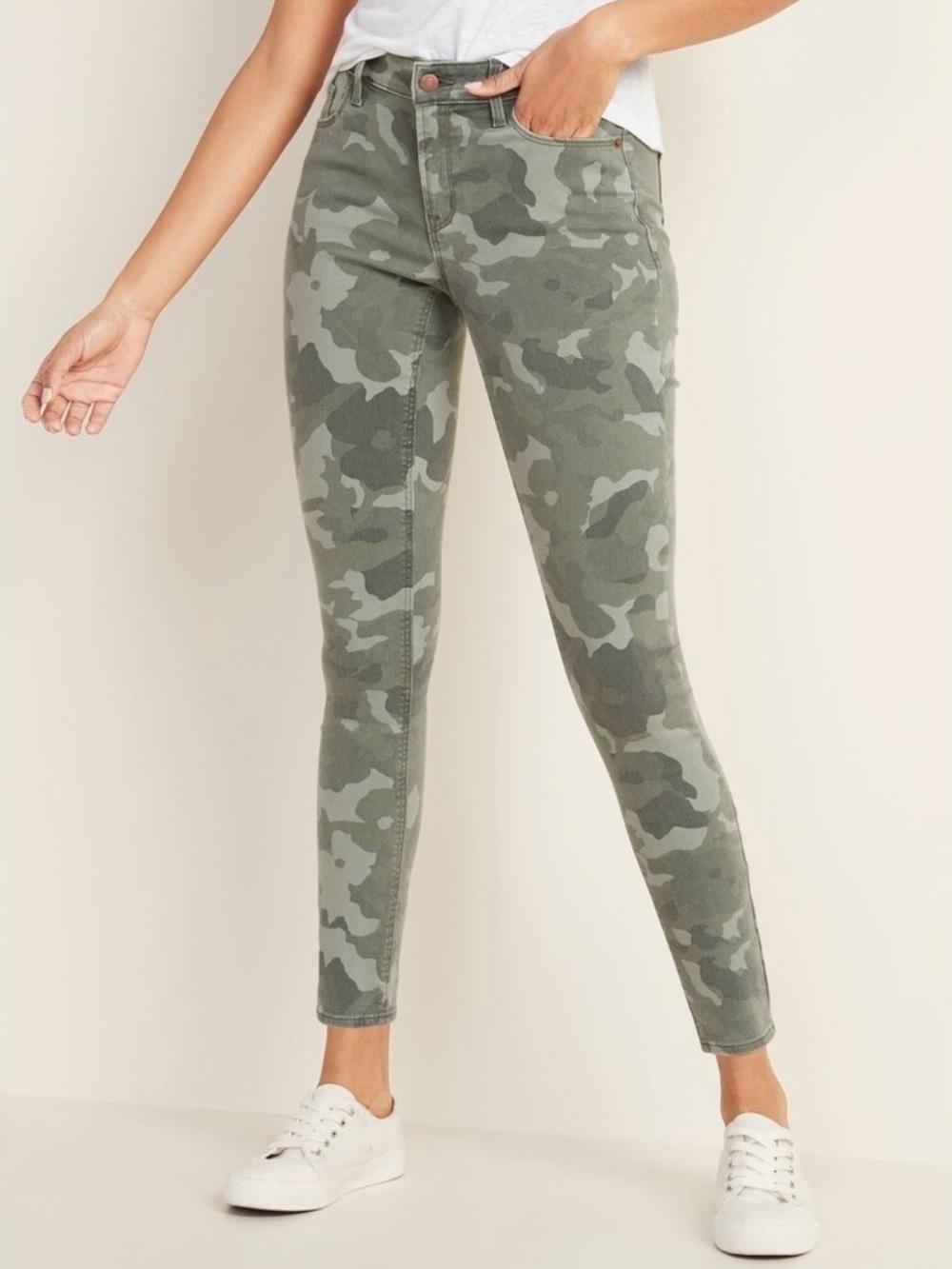 Old Navy Camo Mid-Rise Skinny Jeans 2